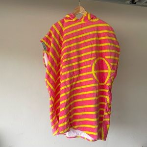 LEUS Hooded Changing Poncho *BRAND NEW W/ TAGS*